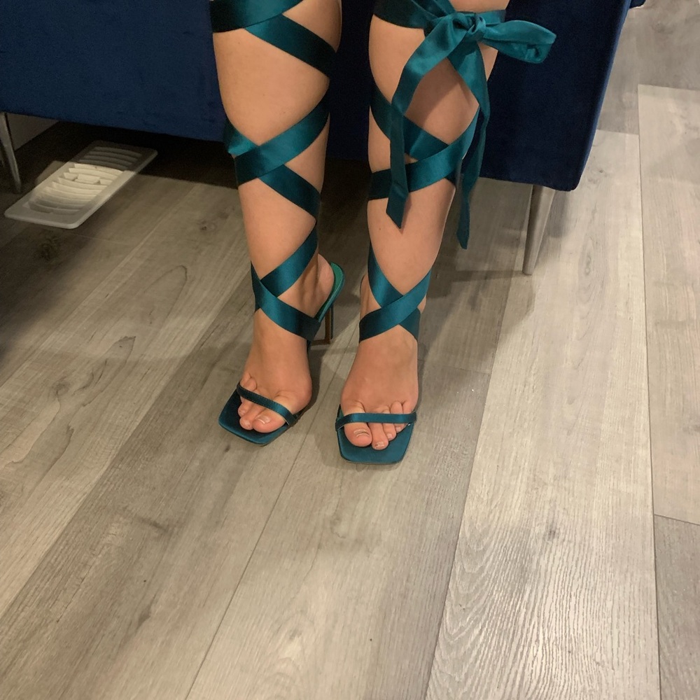 Elegant Teal Strappy Heels - Picture 2 of 3